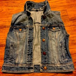 American eagle Jean vest